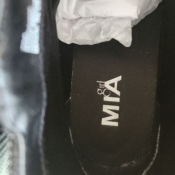 MIA Studded Ankle Boots Black Brandi - Picture 4 of 4